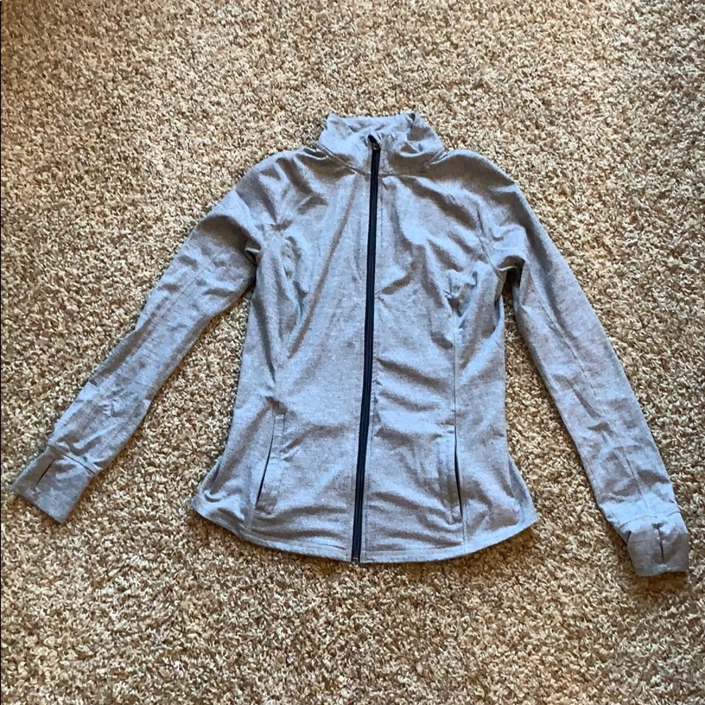 Fitted workout jacket